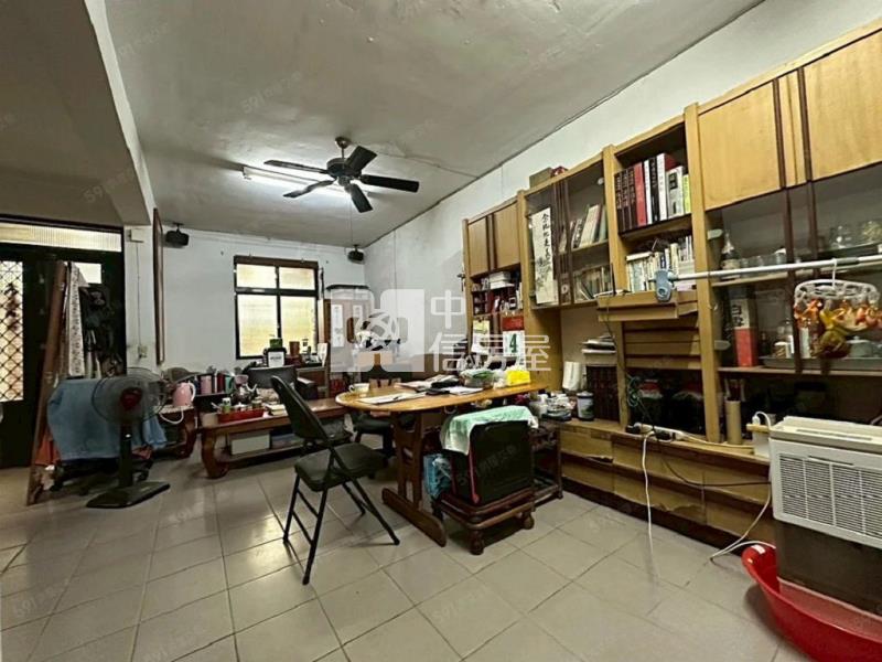 龍岡大地坪大面寬邊間透天(中信卓越團隊)房屋室內格局與周邊環境