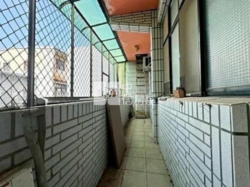 龍岡大地坪大面寬邊間透天(中信卓越團隊)房屋室內格局與周邊環境