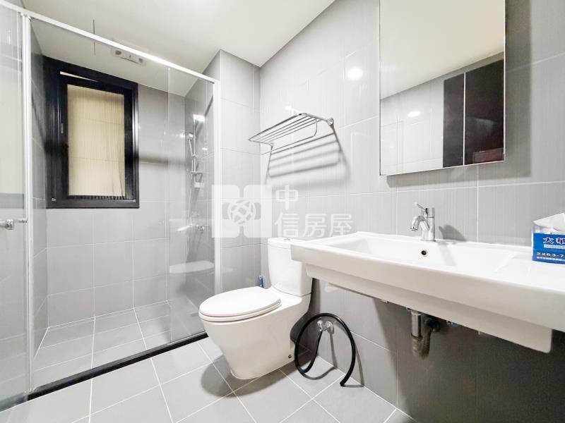 新高國小高樓三房附平車房屋室內格局與周邊環境