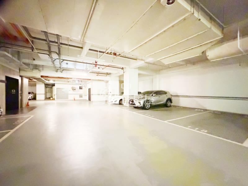 新高國小高樓三房附平車房屋室內格局與周邊環境