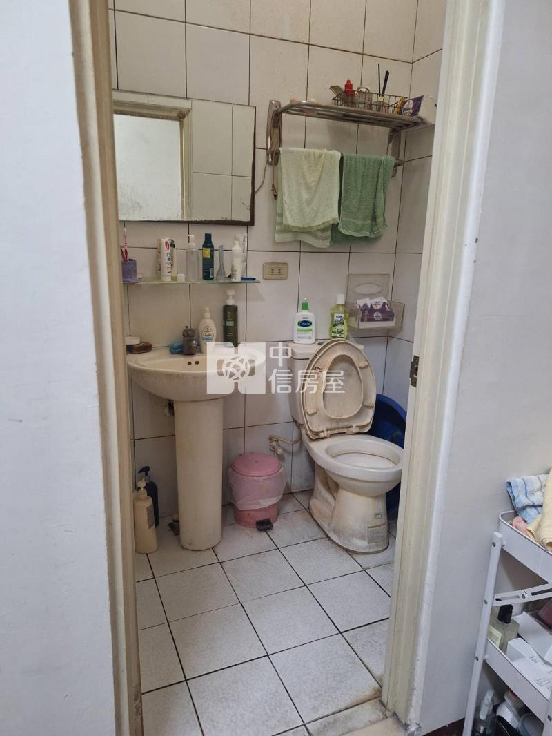 小港區金城路透天宅房屋室內格局與周邊環境