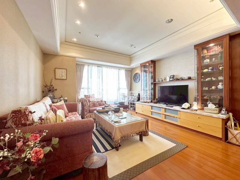 五期全友天池高樓四房平車視野戶房屋室內格局與周邊環境