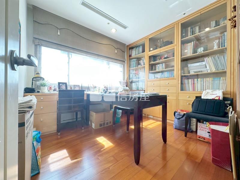 五期全友天池高樓四房平車視野戶房屋室內格局與周邊環境