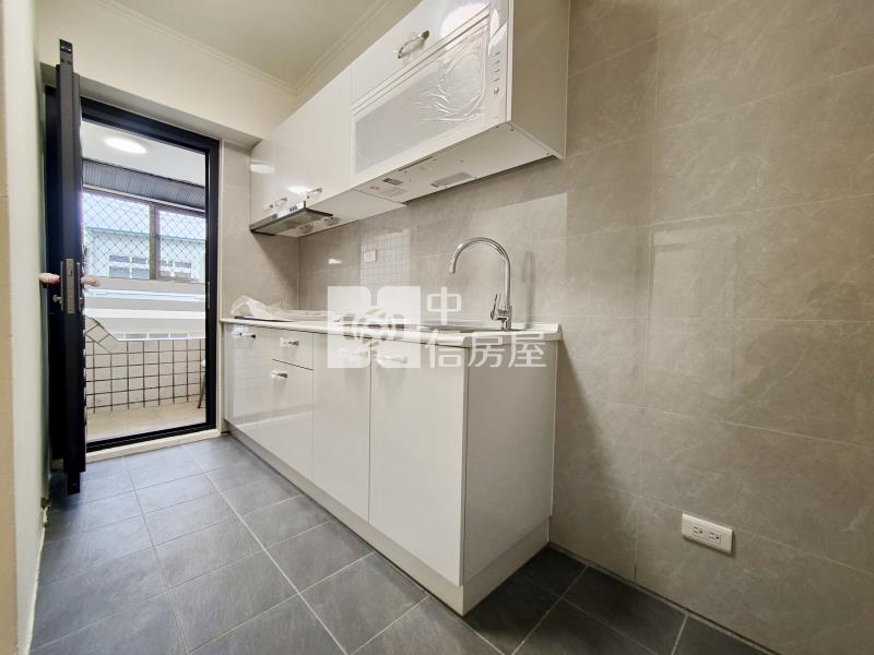 公園新第全新整理3房捷運宅房屋室內格局與周邊環境