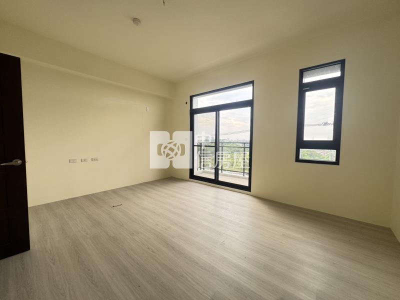 斗六全新車庫別墅房屋室內格局與周邊環境