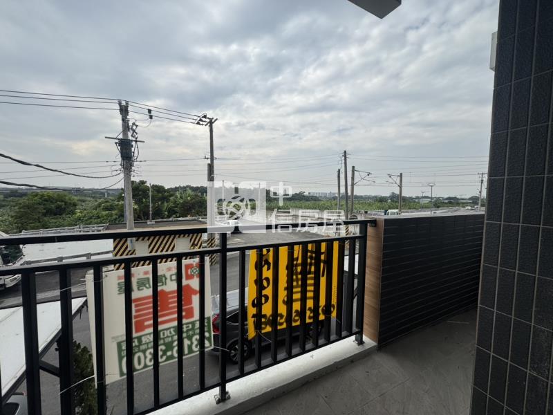 斗六全新車庫別墅房屋室內格局與周邊環境