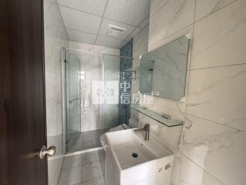 斗六全新車庫別墅房屋室內格局與周邊環境