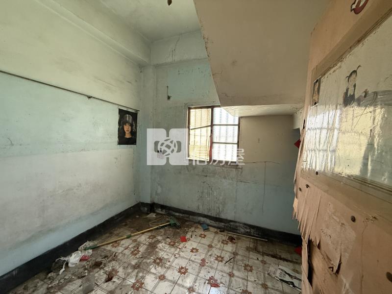 近龍岡圓環低總價透天房屋室內格局與周邊環境