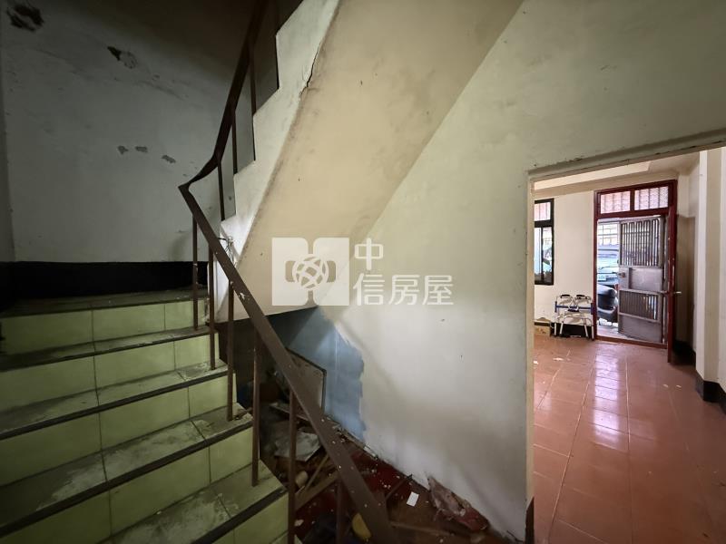 近龍岡圓環低總價透天房屋室內格局與周邊環境