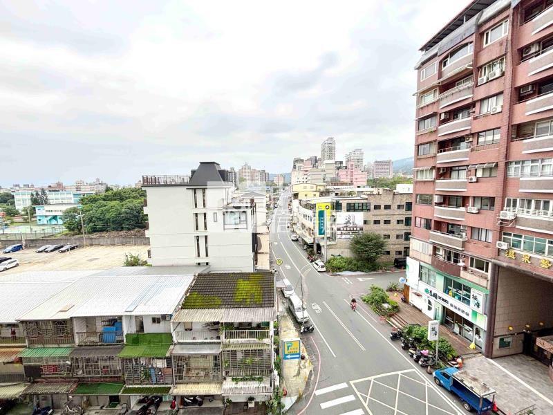 礁溪山那邊雙陽台邊間1+1房房屋室內格局與周邊環境