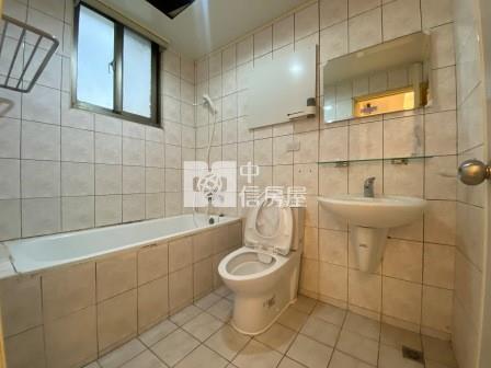 屏東房屋-東山河精裝3+1房大樓房屋室內格局與周邊環境