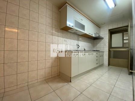 屏東房屋-東山河精裝3+1房大樓房屋室內格局與周邊環境