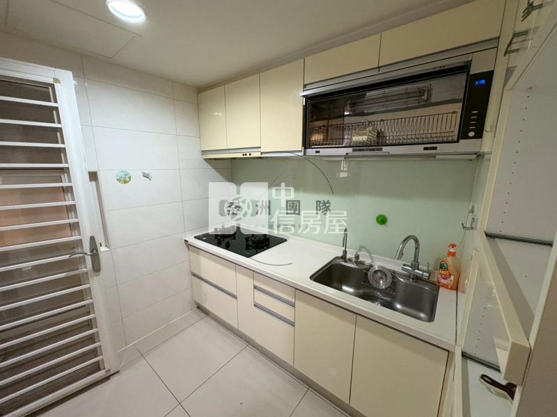 捷運A21法國之星3房車房屋室內格局與周邊環境