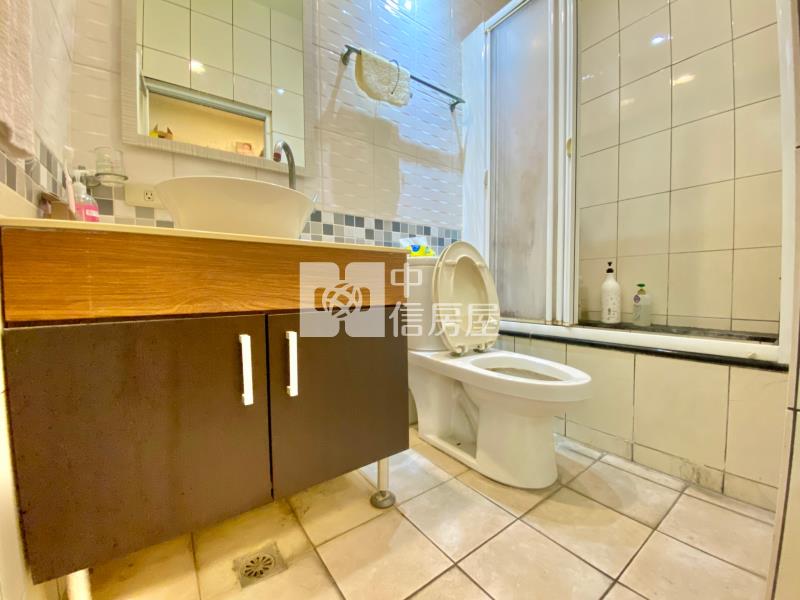 五期商圈｜適合巷弄咖啡廳、辦公室、美甲美睫金店面｜門前停車房屋室內格局與周邊環境