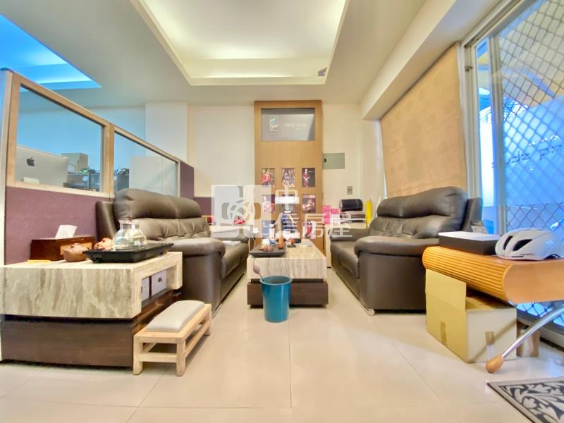 五期商圈｜適合巷弄咖啡廳、辦公室、美甲美睫金店面｜門前停車房屋室內格局與周邊環境