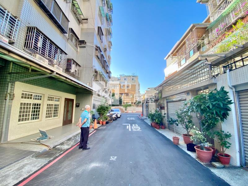 五期商圈｜適合巷弄咖啡廳、辦公室、美甲美睫金店面｜門前停車房屋室內格局與周邊環境