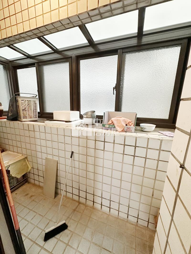 近SOGO忠福商圈電梯超大兩房房屋室內格局與周邊環境