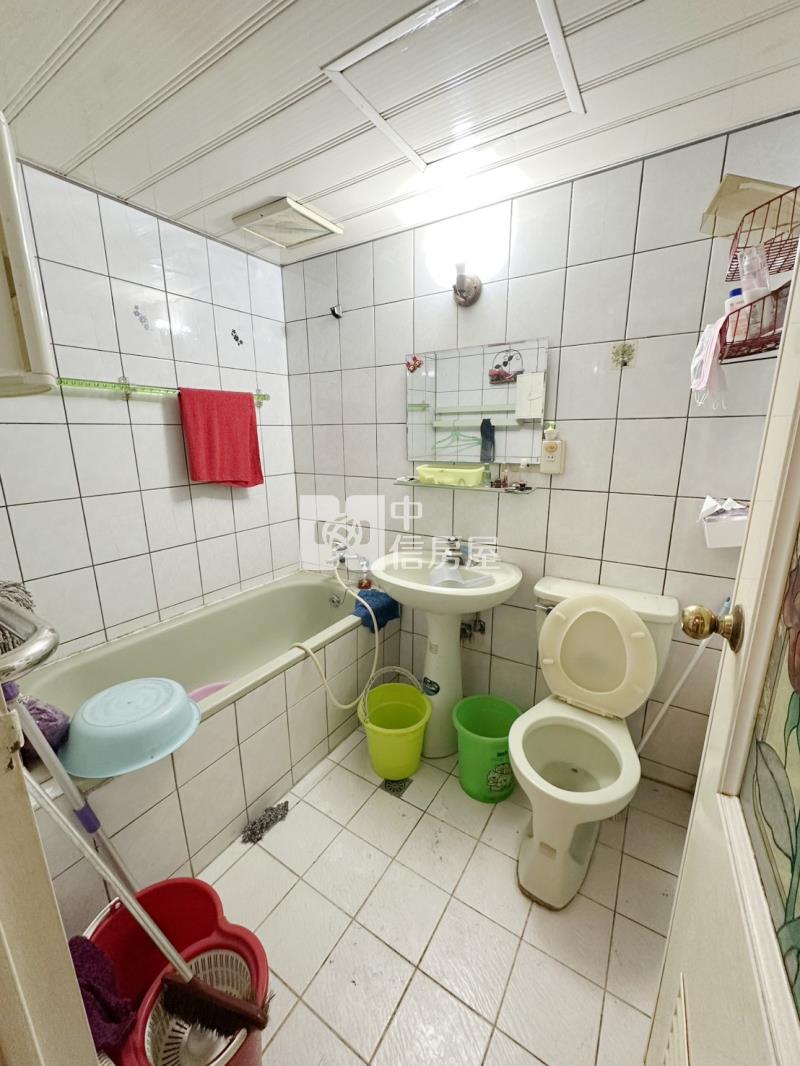 近SOGO忠福商圈電梯超大兩房房屋室內格局與周邊環境