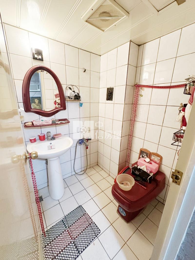 近SOGO忠福商圈電梯超大兩房房屋室內格局與周邊環境