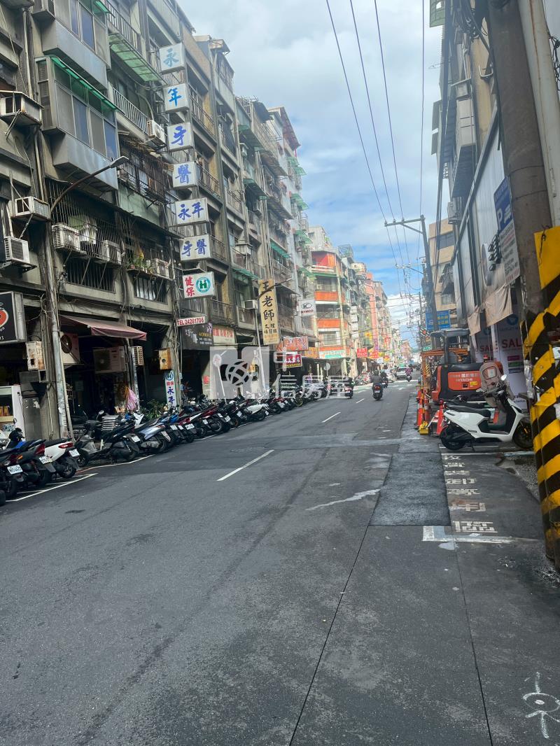 ●仁愛區市區一樓房屋室內格局與周邊環境