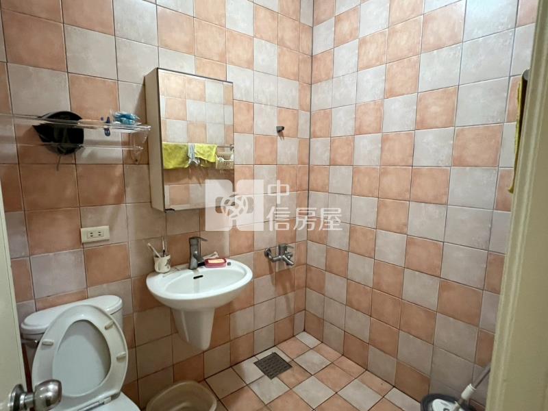 ●山林松境車庫透天房屋室內格局與周邊環境