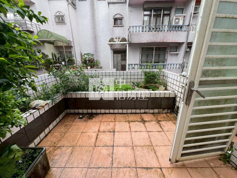 ●山林松境車庫透天房屋室內格局與周邊環境