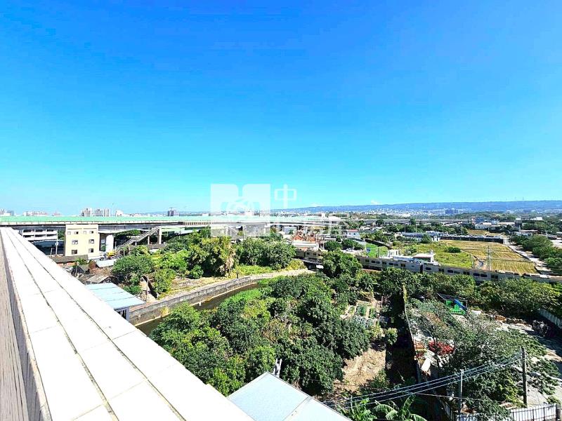 中龍鋼鐵最愛!屋齡6年角間大三房(專)房屋室內格局與周邊環境