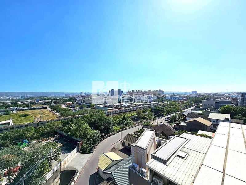 中龍鋼鐵最愛!屋齡6年角間大三房(專)房屋室內格局與周邊環境