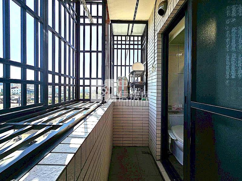 中龍鋼鐵最愛!屋齡6年角間大三房(專)房屋室內格局與周邊環境