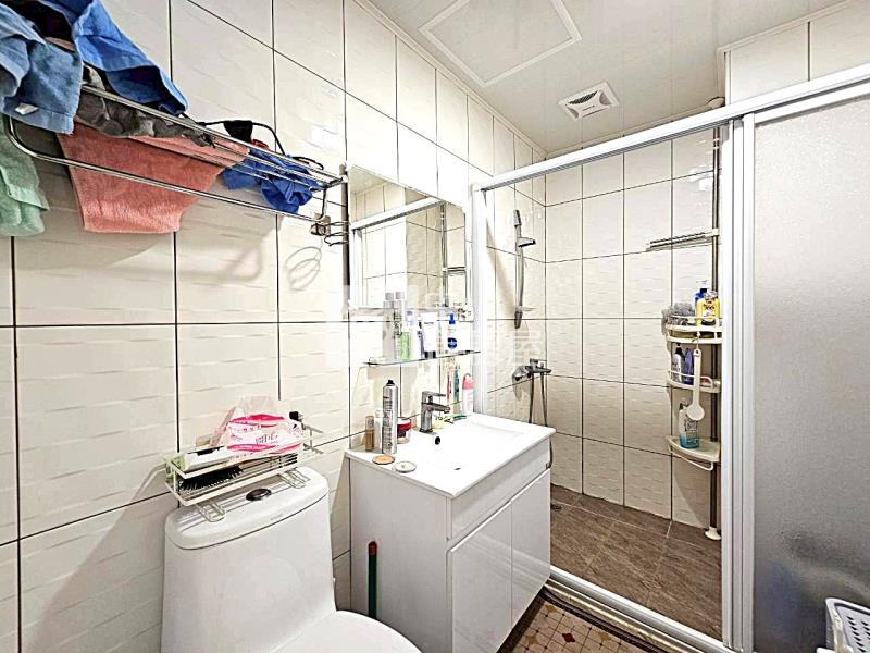 中龍鋼鐵最愛!屋齡6年角間大三房(專)房屋室內格局與周邊環境