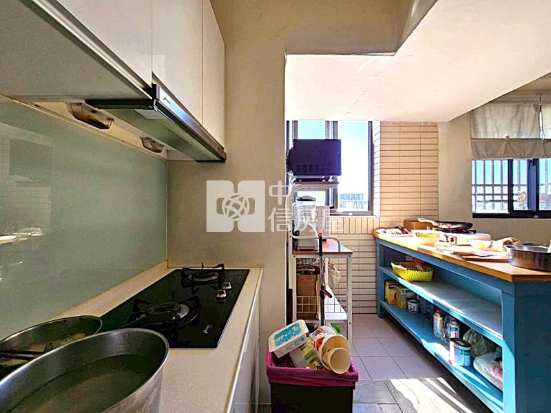 中龍鋼鐵最愛!屋齡6年角間大三房(專)房屋室內格局與周邊環境