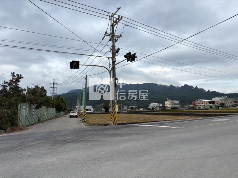 苗栗苑裡★上館活動中心旁★臨路5米農地房屋室內格局與周邊環境