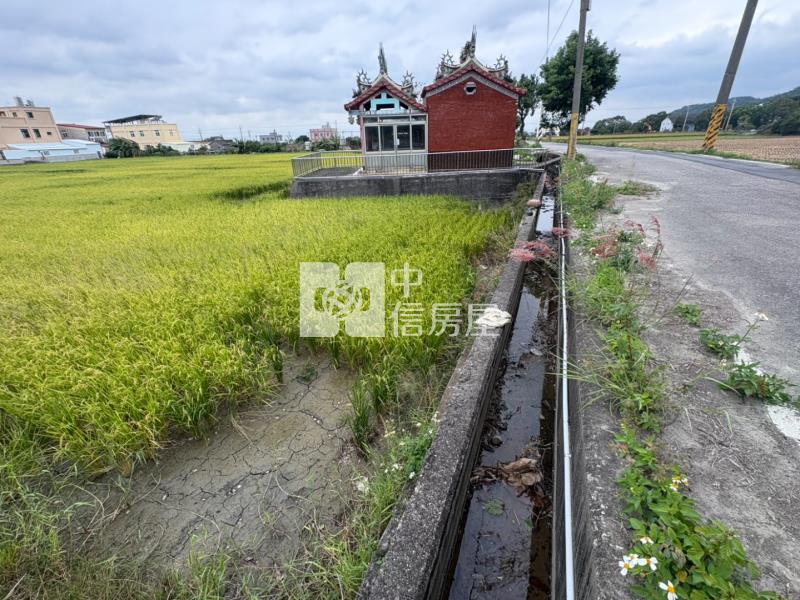 苗栗苑裡★上館活動中心旁★臨路5米農地房屋室內格局與周邊環境