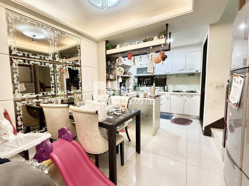 草漯市區,全聯旁輕屋齡雙車位裝潢美透天房屋室內格局與周邊環境