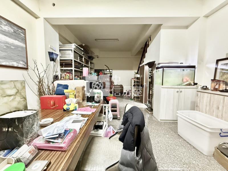 草漯市區,全聯旁輕屋齡雙車位裝潢美透天房屋室內格局與周邊環境