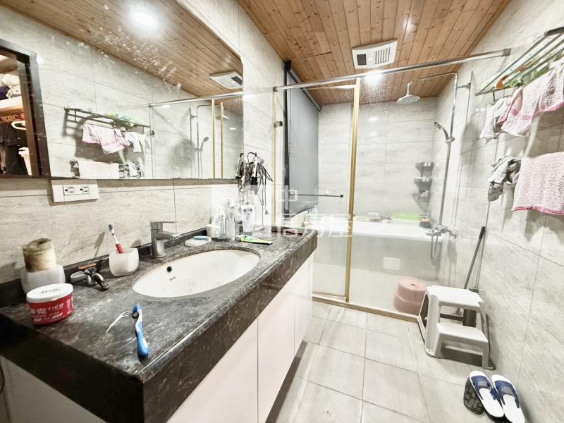 草漯市區,全聯旁輕屋齡雙車位裝潢美透天房屋室內格局與周邊環境