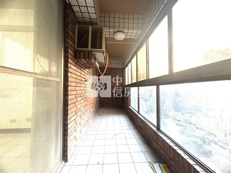 2299 文心國小電梯三房大陽台房屋室內格局與周邊環境