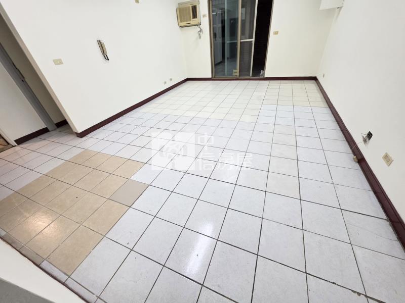 2299 文心國小電梯三房大陽台房屋室內格局與周邊環境