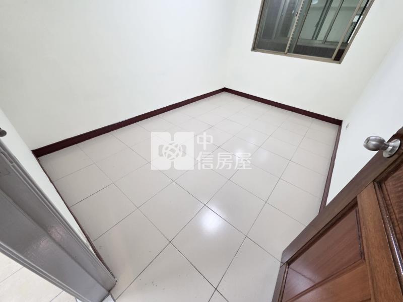 2299 文心國小電梯三房大陽台房屋室內格局與周邊環境