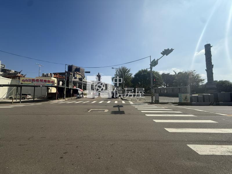 崧嶺路田型透天房屋室內格局與周邊環境