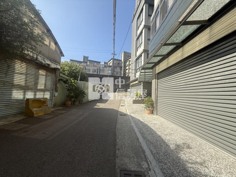 崧嶺路田型透天房屋室內格局與周邊環境