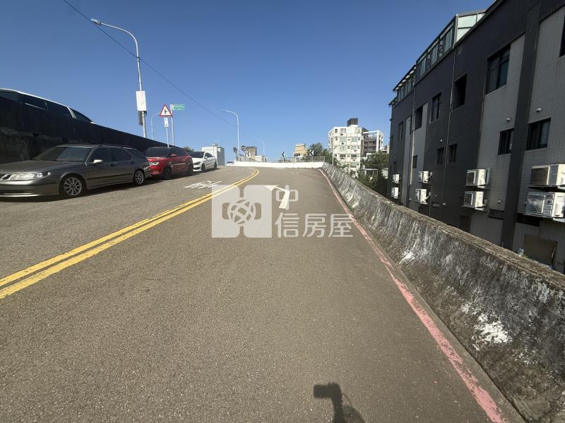 崧嶺路田型透天房屋室內格局與周邊環境