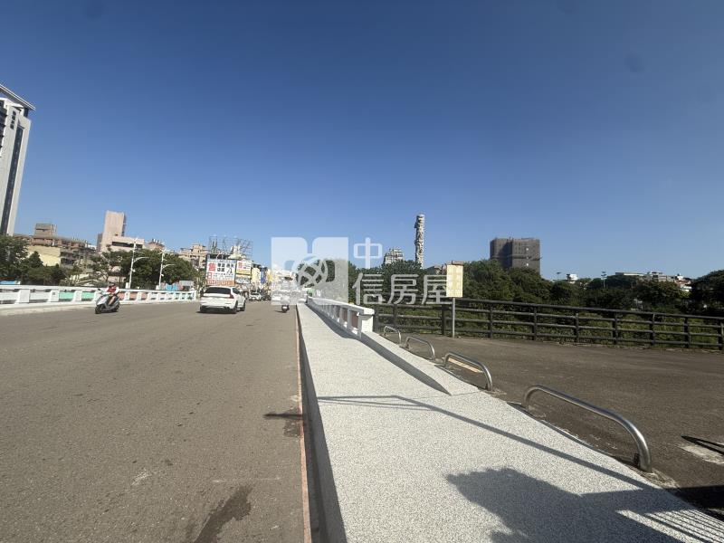 崧嶺路田型透天房屋室內格局與周邊環境