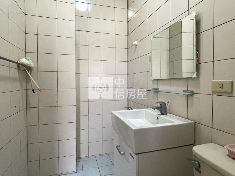 水湳經貿中國醫｜臨20米路黃金透店房屋室內格局與周邊環境