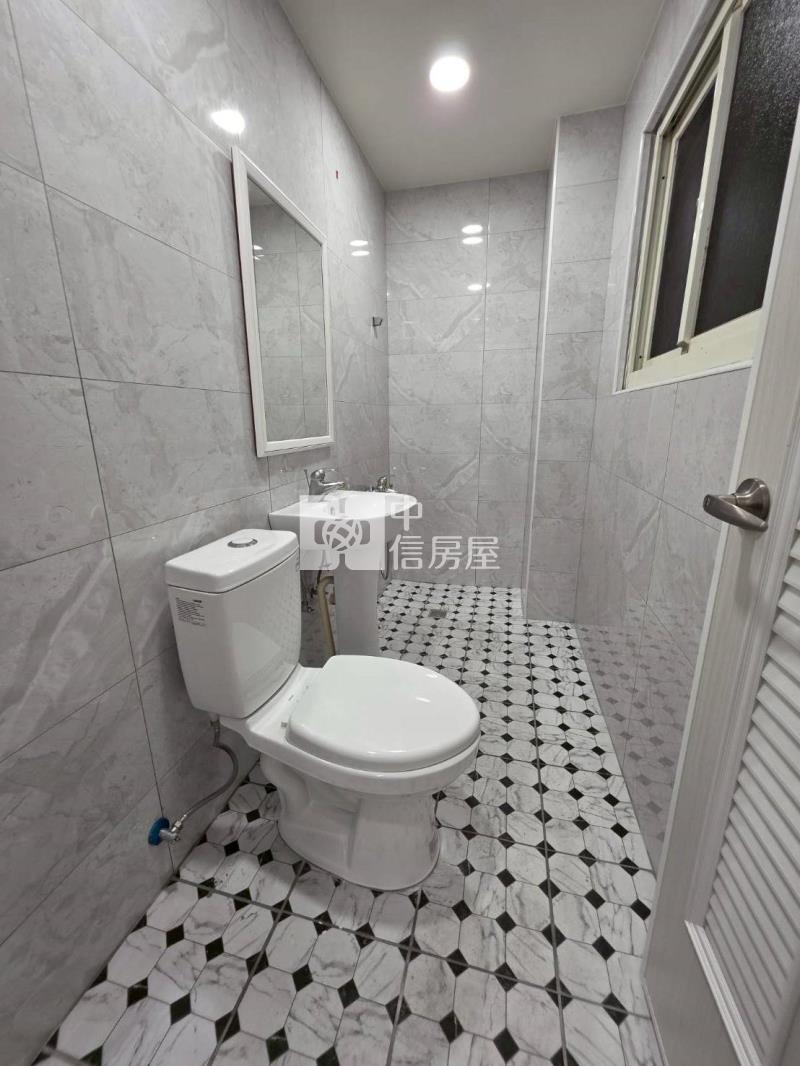 大里臨路金透店｜高流量首排，自營必搶的稀有釋出！房屋室內格局與周邊環境