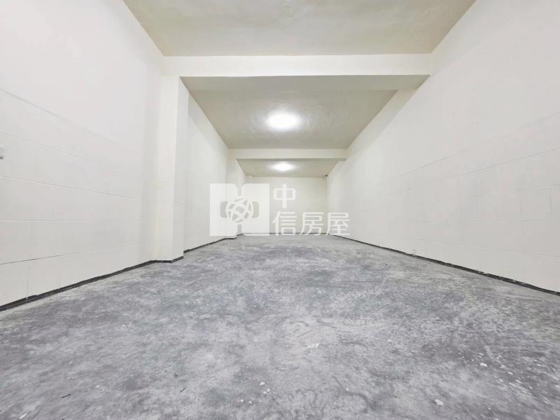 大里臨路金透店｜高流量首排，自營必搶的稀有釋出！房屋室內格局與周邊環境