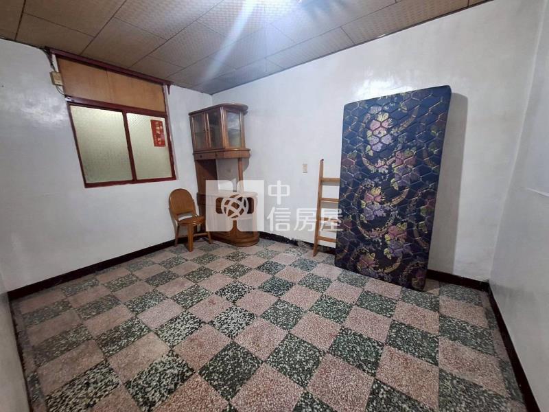 平鎮東安國中旁低總價透天房屋室內格局與周邊環境