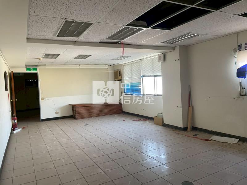 東門路二段百坪可自住的商辦大樓房屋室內格局與周邊環境
