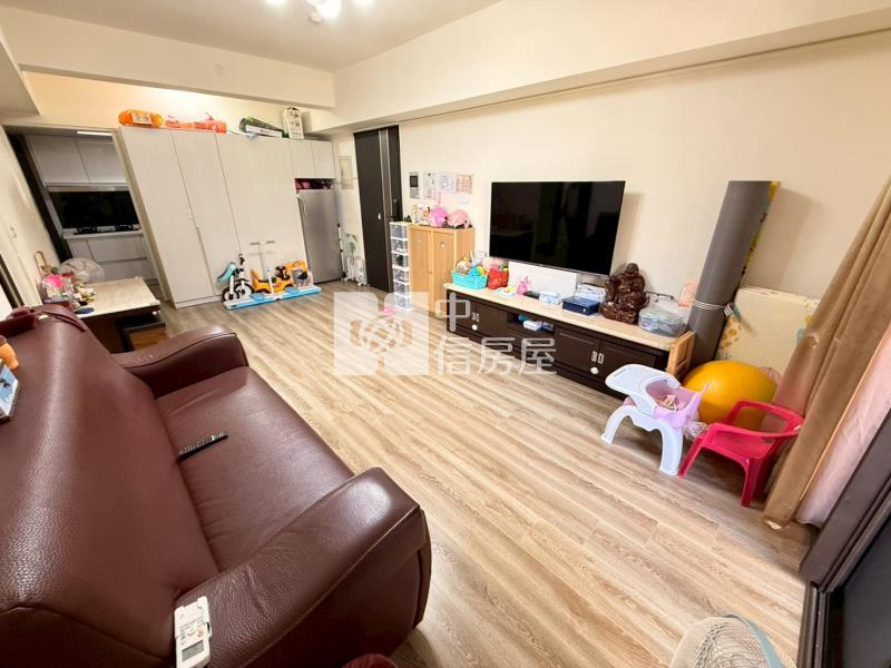 中興&東榮雙商圈三面採光輕屋齡三房+車位房屋室內格局與周邊環境