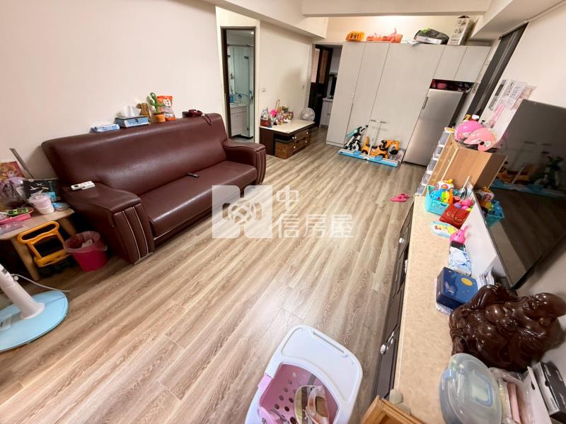 中興&東榮雙商圈三面採光輕屋齡三房+車位房屋室內格局與周邊環境